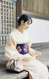 和服熟女の性生活-二十・三十・四十歳-